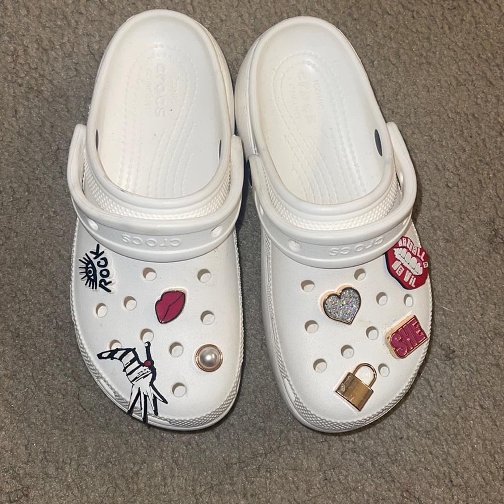 Platform crocs size 6 with accessories